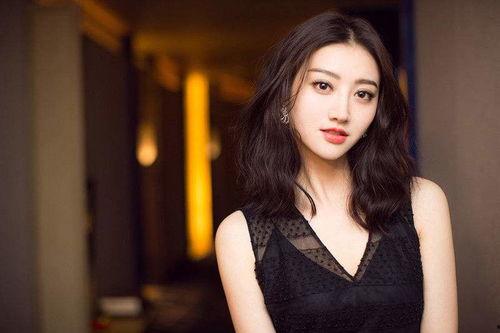 那些女明星背景深厚,背景深厚的女明星风云录